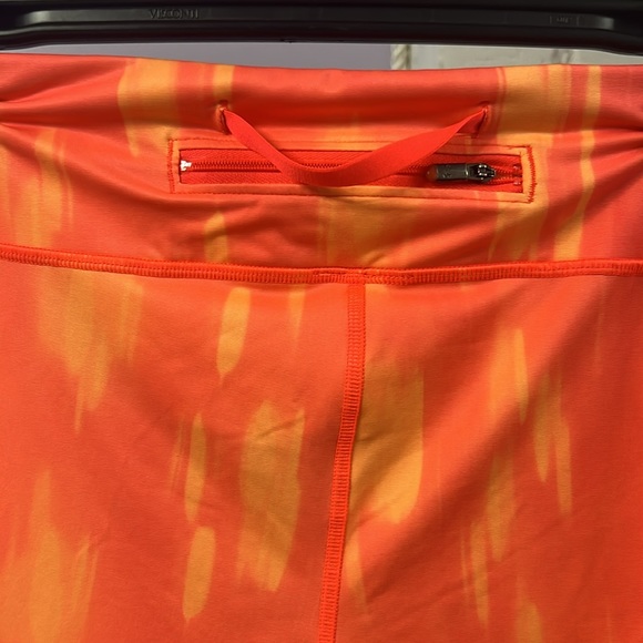 Under Armor Leggings - Picture 4 of 5